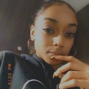 Meet your Posher, Abena